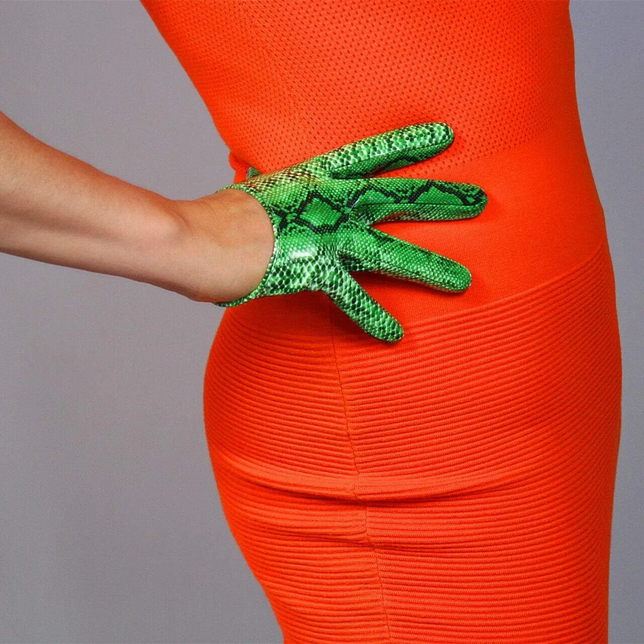 DooWay Fashion Short Leather Gloves for Women Costume Wet Look Faux Patent PU Driving Dress Gloves