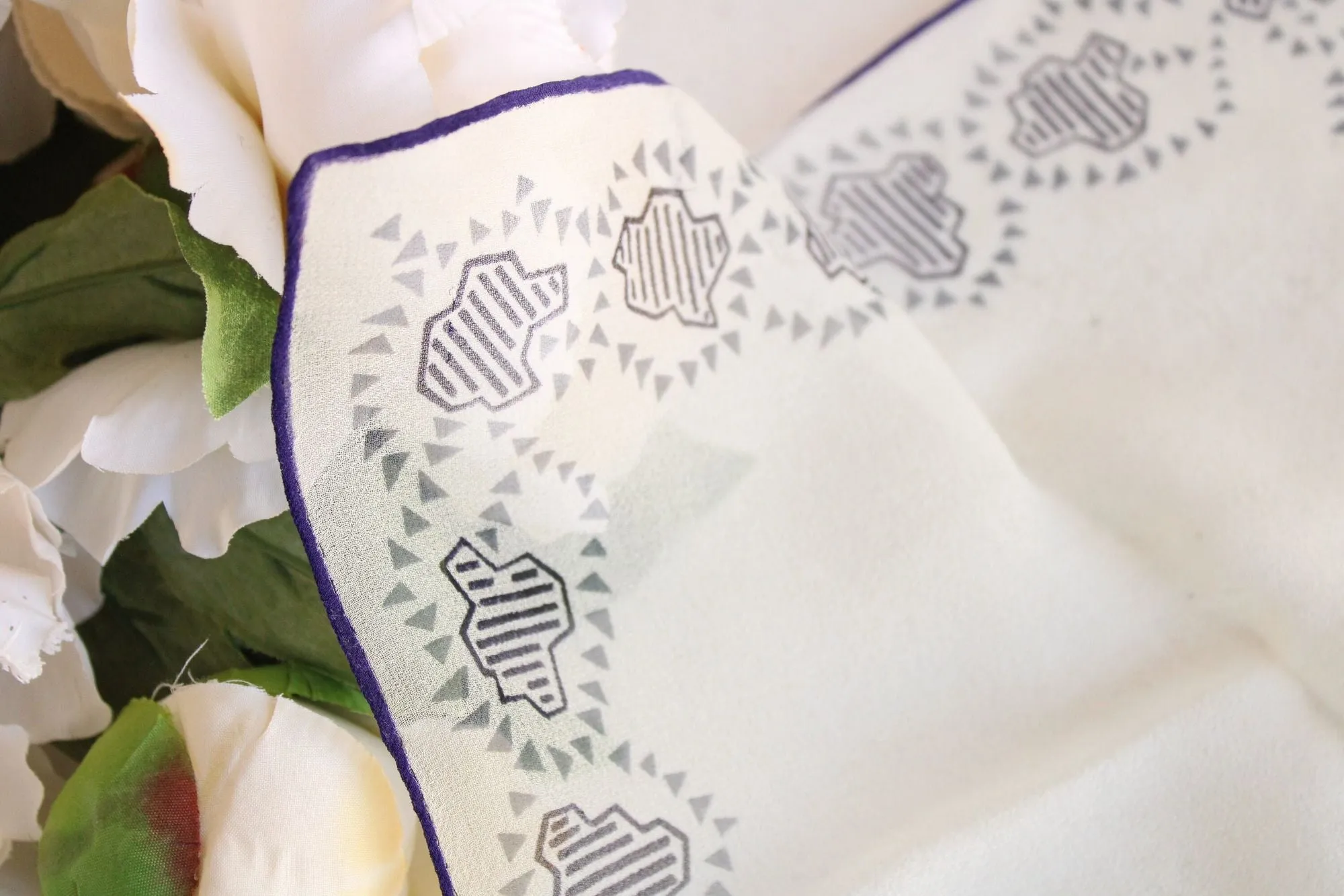 Vintage 1940s Handkerchief in Ivory Silk Chiffon with a Navy Blue pattern